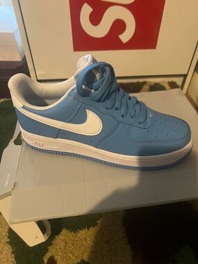 Nike Low-Top Sneaker in Sky Blue and White